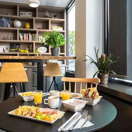 Ibis Centre Gare Hotel 3*
