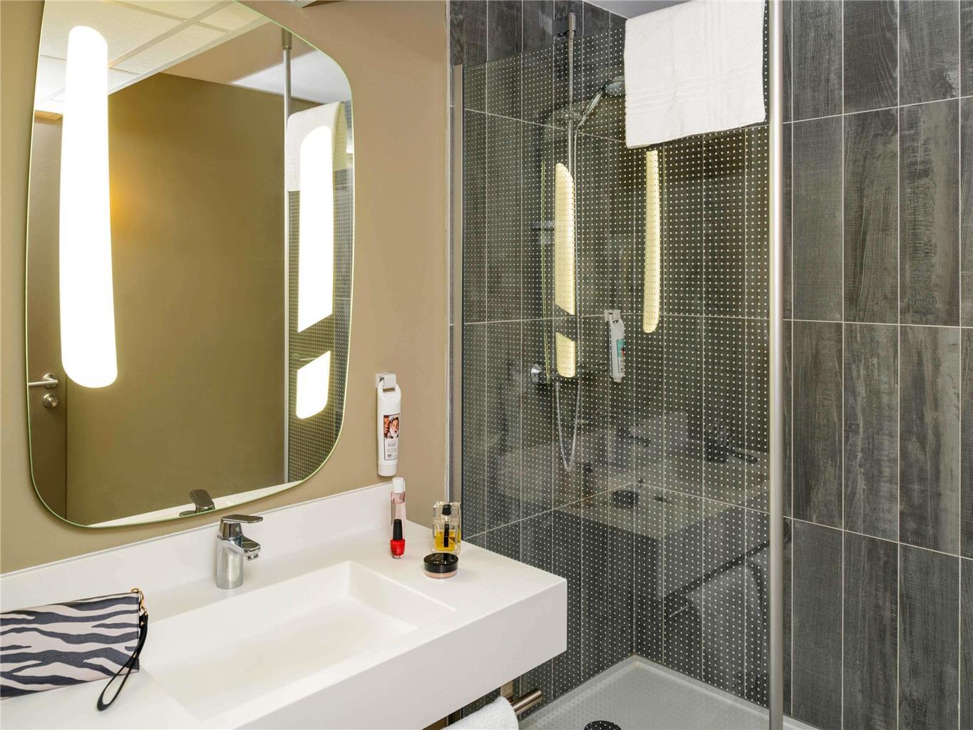 Ibis Centre Gare Hotel 3*