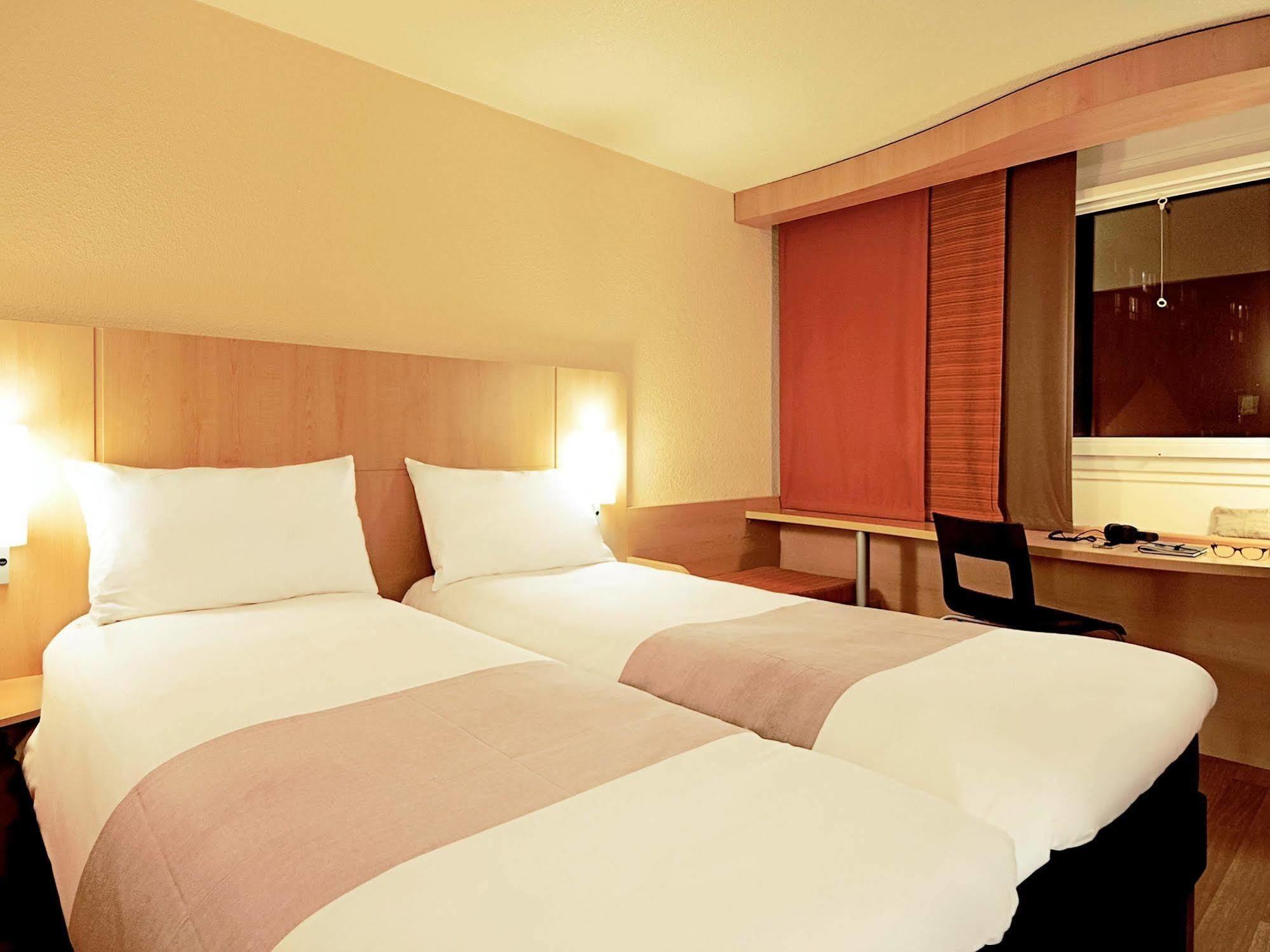 Hotel Ibis Centre Gare Ginebra