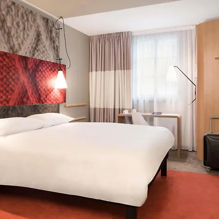 Ibis Centre Gare Hotel 3*