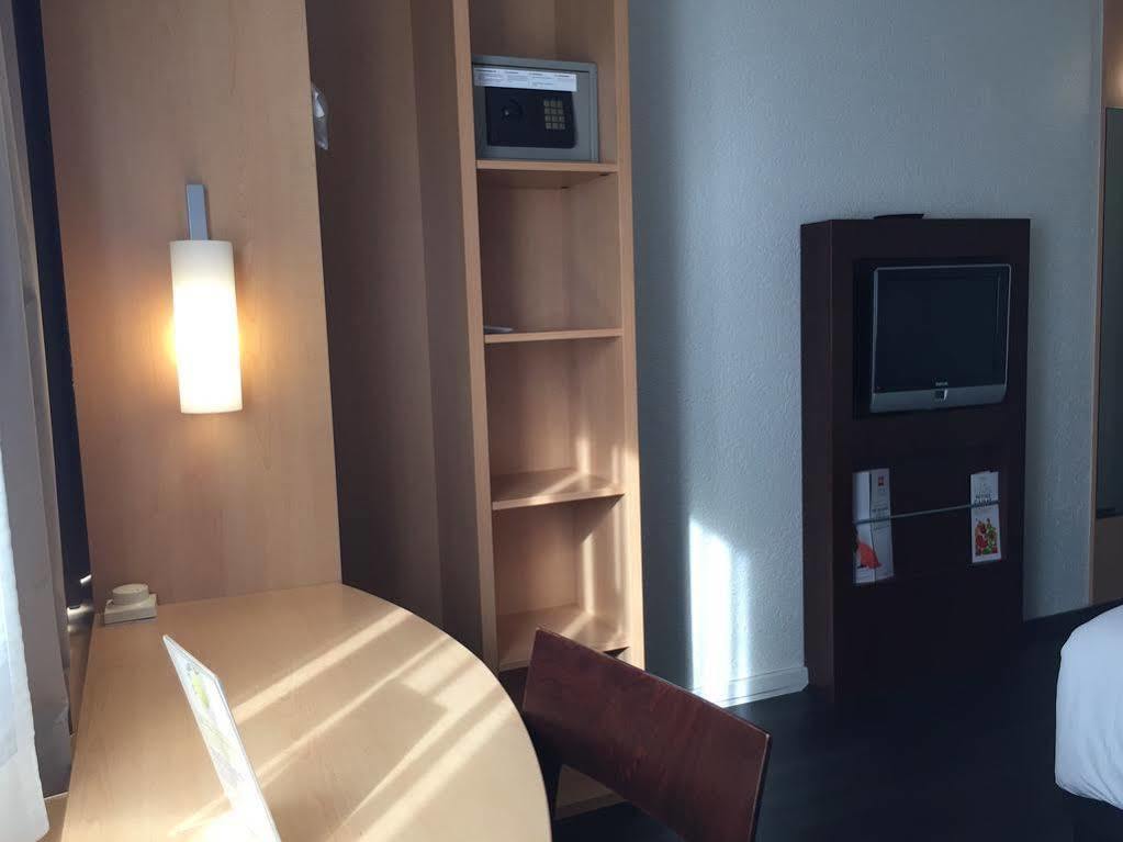 Hotel Ibis Centre Gare Ginebra